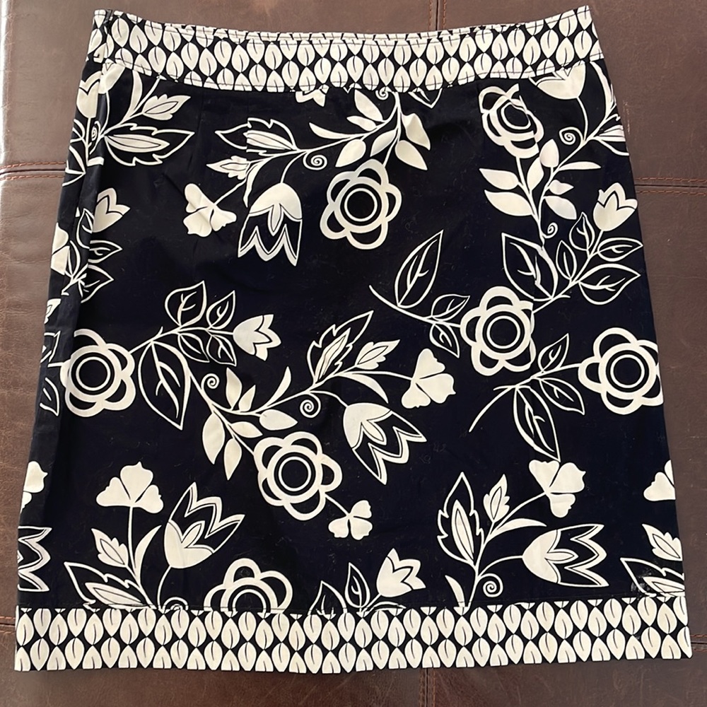 Ann Taylor Loft petites skirt 4 petite - Picture 2 of 3